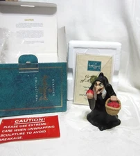 Vtge Disney Classics Collection Snow White Witch w/Basket“Take The Apple Dearie”