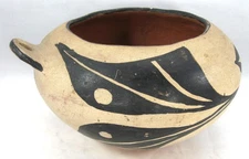 Historic Kewa (Santo Domingo) Pueblo Utilitarian Bowl with Tab, Black on Buff