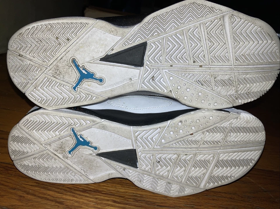 Jordan True Flight Talla 5.5 Blanco/Amarillo Neón Negro Foto 3 de 4