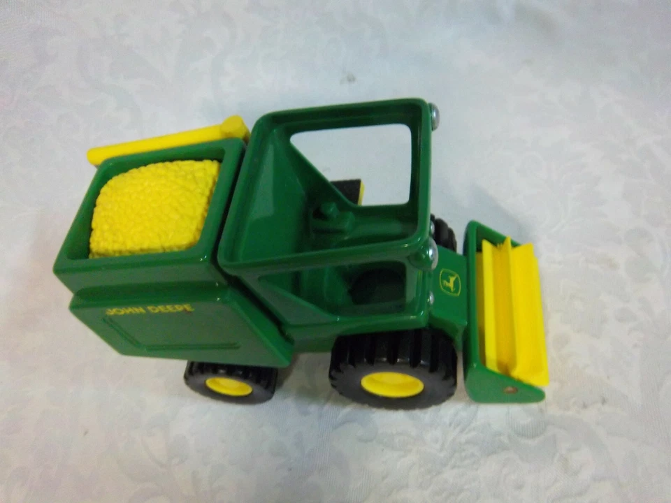 Cosechadora John Deere RC2 plástico 8" equipo agrícola juguete Foto 4 de 4