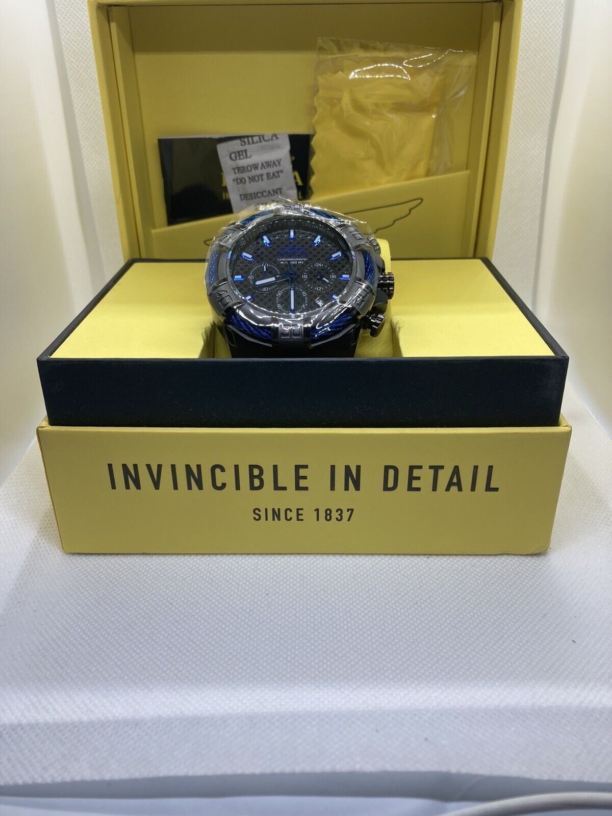 Invicta Bolt Men's Chronograph Quartz Watch Model 35085 - CO | eBay