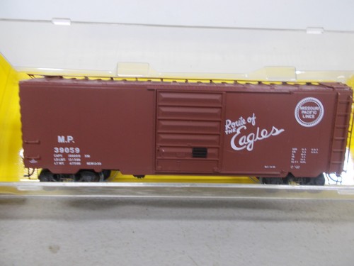 KADEE # 5242 ~ MISSOURI PACIFIC 40' PS-1 BOX CAR # 39059 ~ ESCALA HO | Zustand: New