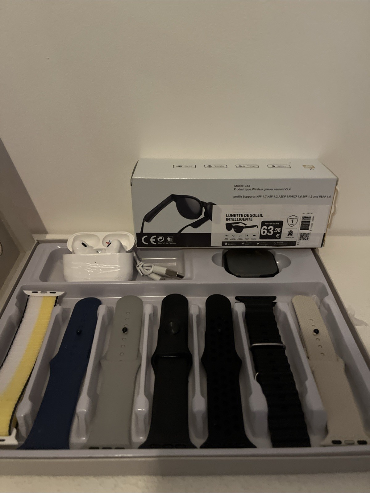 Pack high-tech montre connectée sport noire et lunettes intelligentes audio