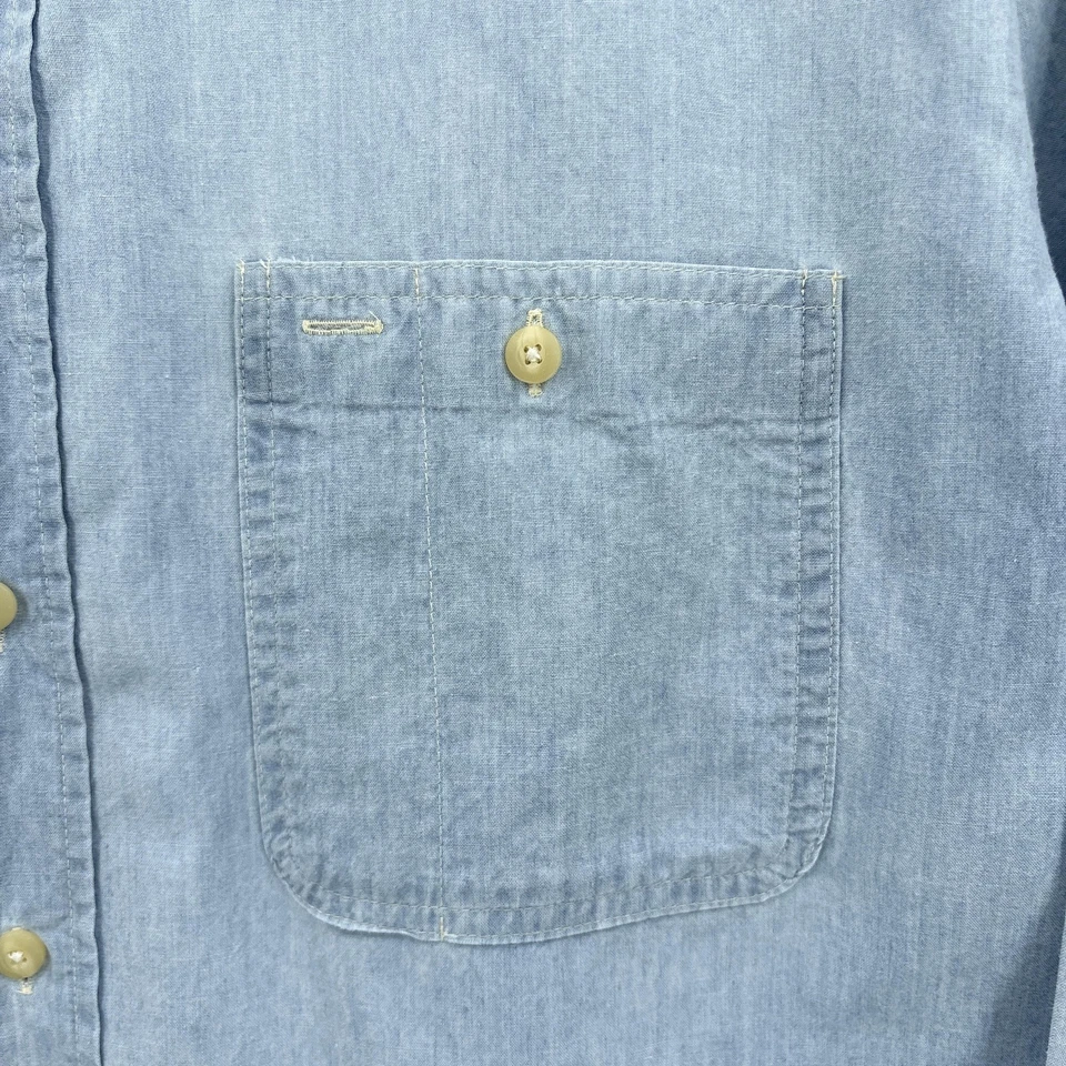 Camisa Bills Khakis Para Hombres Mediana Azul Cambray Botón Delantero Ropa de Trabajo Hecha en EE. UU. Foto 2 de 4