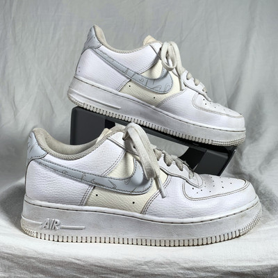 Nike Air Force 1 Turnschuhe Größe UK 6 weiß Segel reflektierend Mini Swoosh DV2237-100