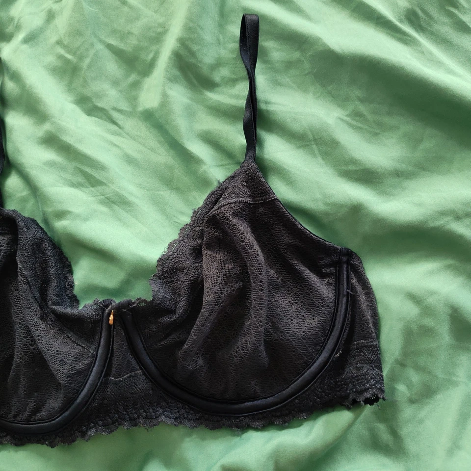 Sujetador Jennifer Lopez Azul Marino Encaje Con Aros Talla 38B Semi Transparente Foto 4 de 4