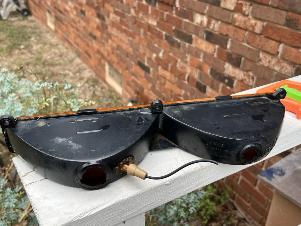 Pair (LH/RH) 1980-1989 Cadillac Fleetwood Brougham Parking Lights Turn Signals - Image 4 of 4