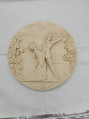 1977 Madame Butterfly Collection Issue LaScala Grand Opera Ivory Alabaster Plate