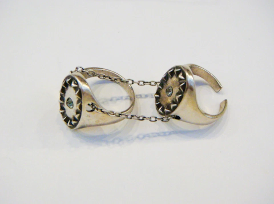 全新 HOUSE OF HARLOW 1960 镀金 双指 太阳戒指 铺路 — 第 4/4 张图片