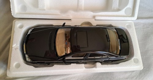 MAYBACH 57S SWB 2005 dark grey 1:18 AUTOART 76156 come nuovo/as new - Foto 8 di 24