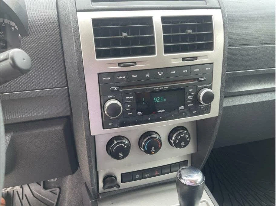 7" Android 15 For 2007-2012 Dodge Nitro Car Stereo Radio GPS Navi WIFI BT 2+32GB Foto 2 de 4