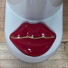 Nora Fleming Mini SMOOCHES - Valentine's Day Red Lips A249 Platter Charm NWT