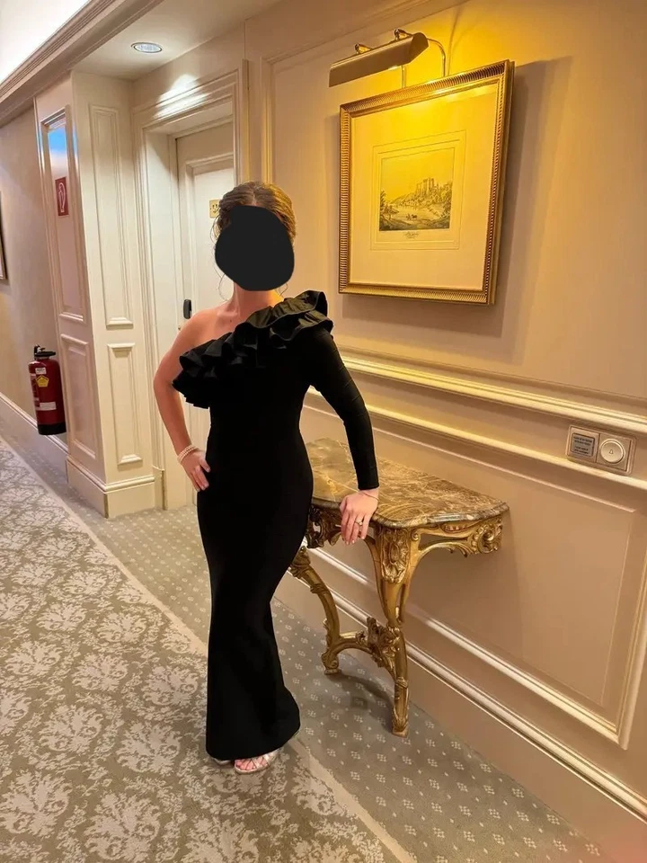 Vestido HERVE LEGER Negro Vendaje Asimétrico Volantes Un Hombro Talla M Ret $1990 Foto 4 de 4