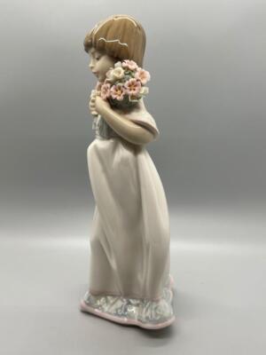 Lladro Spring Bouquets Collector Society Figurine #7603 Girl with