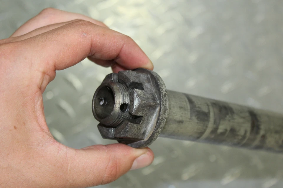 2003 SUZUKI SV1000S EIXO TRASEIRO RODA TRASEIRA ARO PIVÔ PARAFUSO EIXO - Imagem 3 de 4