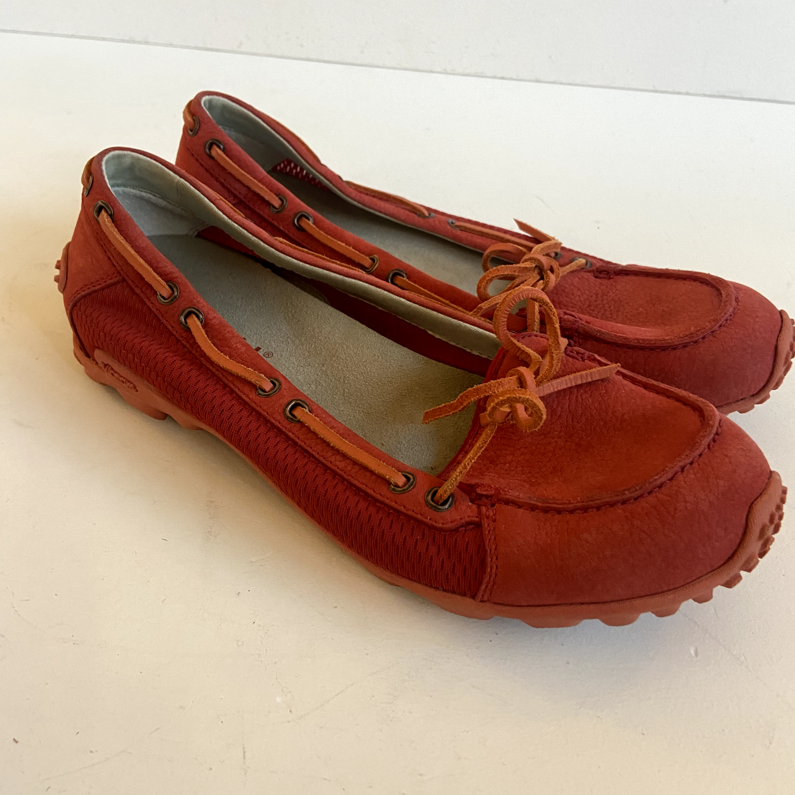 Scarpe da donna rosse Merrell taglia 7 pelle marina lava balletto antiscivolo