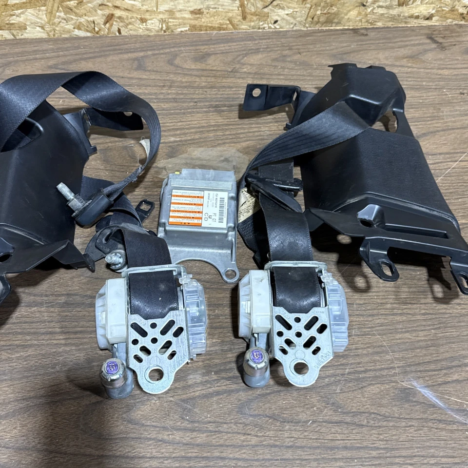 Cinturones de seguridad delanteros Scion FR-S Subaru BR-Z 2013-2020 Foto 3 de 4