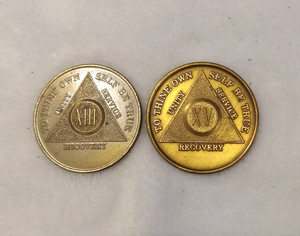 Lot of 2 Vintage AA ALCOHOLICS ANONYMOUS Coins Medals XIII 13 Years XV 15 Years