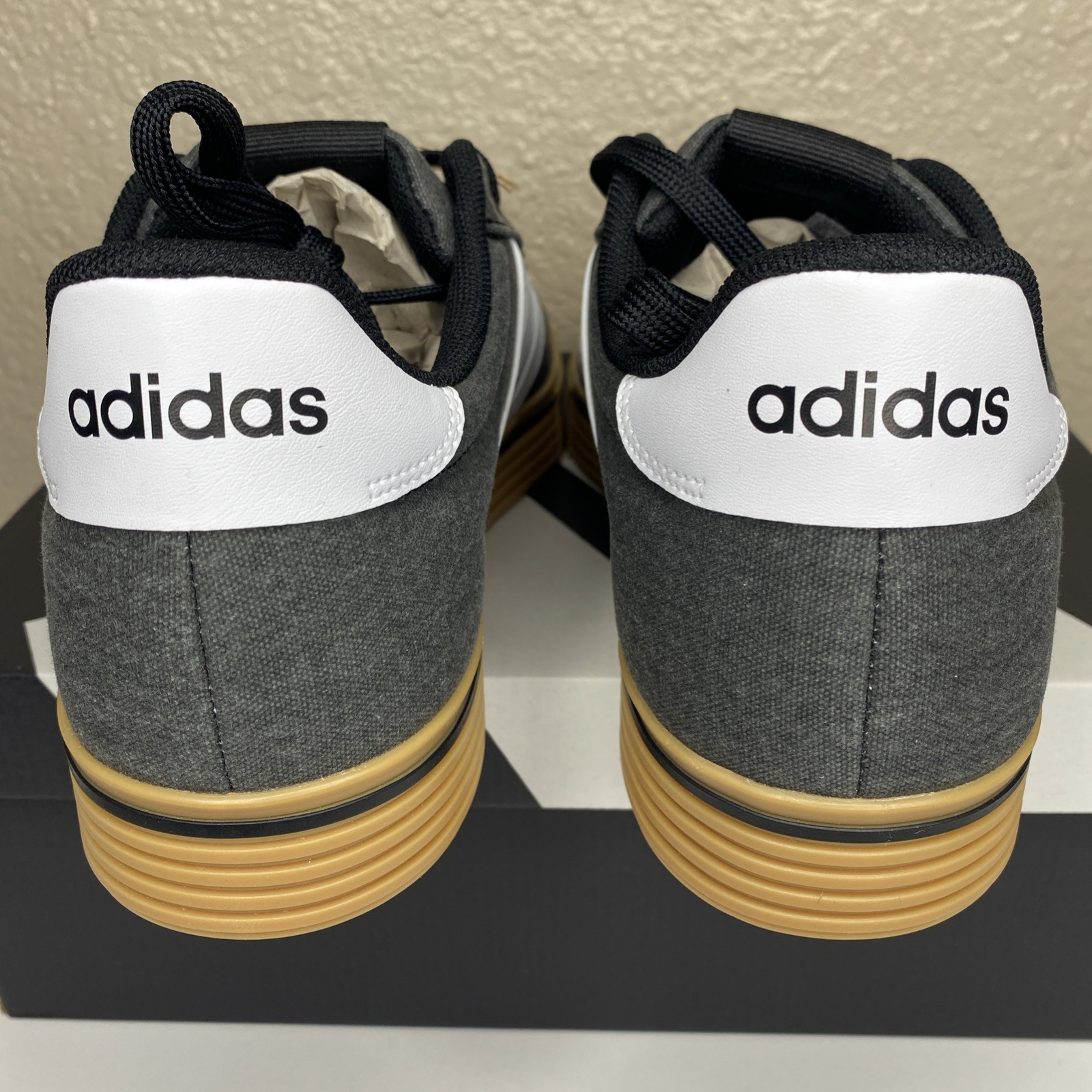 adidas daily 4.0 shoes Men’s Size 10.5 IF4492 Black Gum Bottom New In Box Casual thumbnail 5