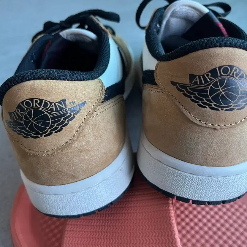 Nike Jordan 1 Low Rookie Size 260, Excellent Condition thumbnail 2