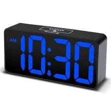 DreamSky Compact Digital Alarm Clock with USB Port for Charging, 0-100%
