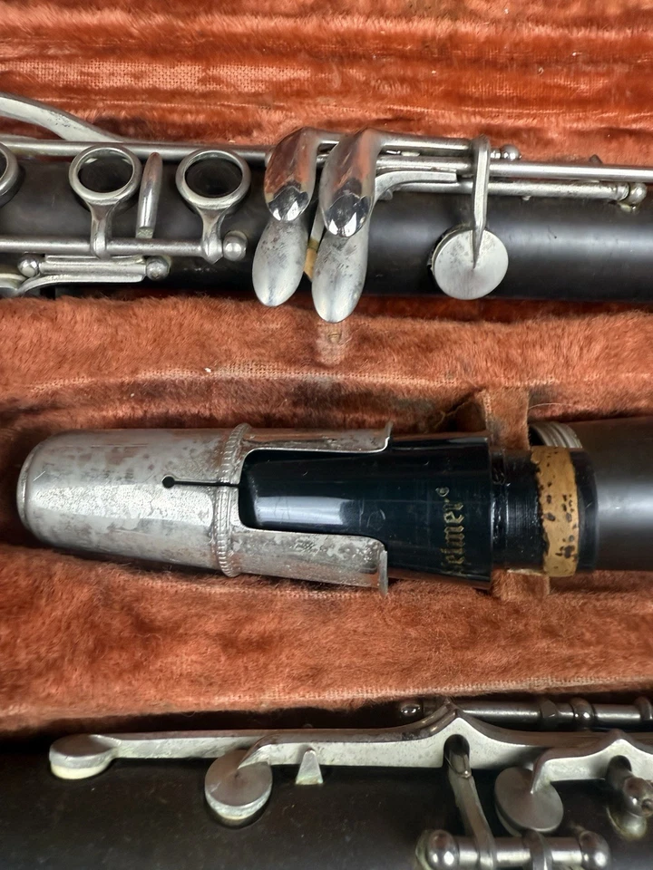 Clarinete de colección Getzen Deluxe Elkhorn Wisconsin con estuche dorado 3 Foto 3 de 4