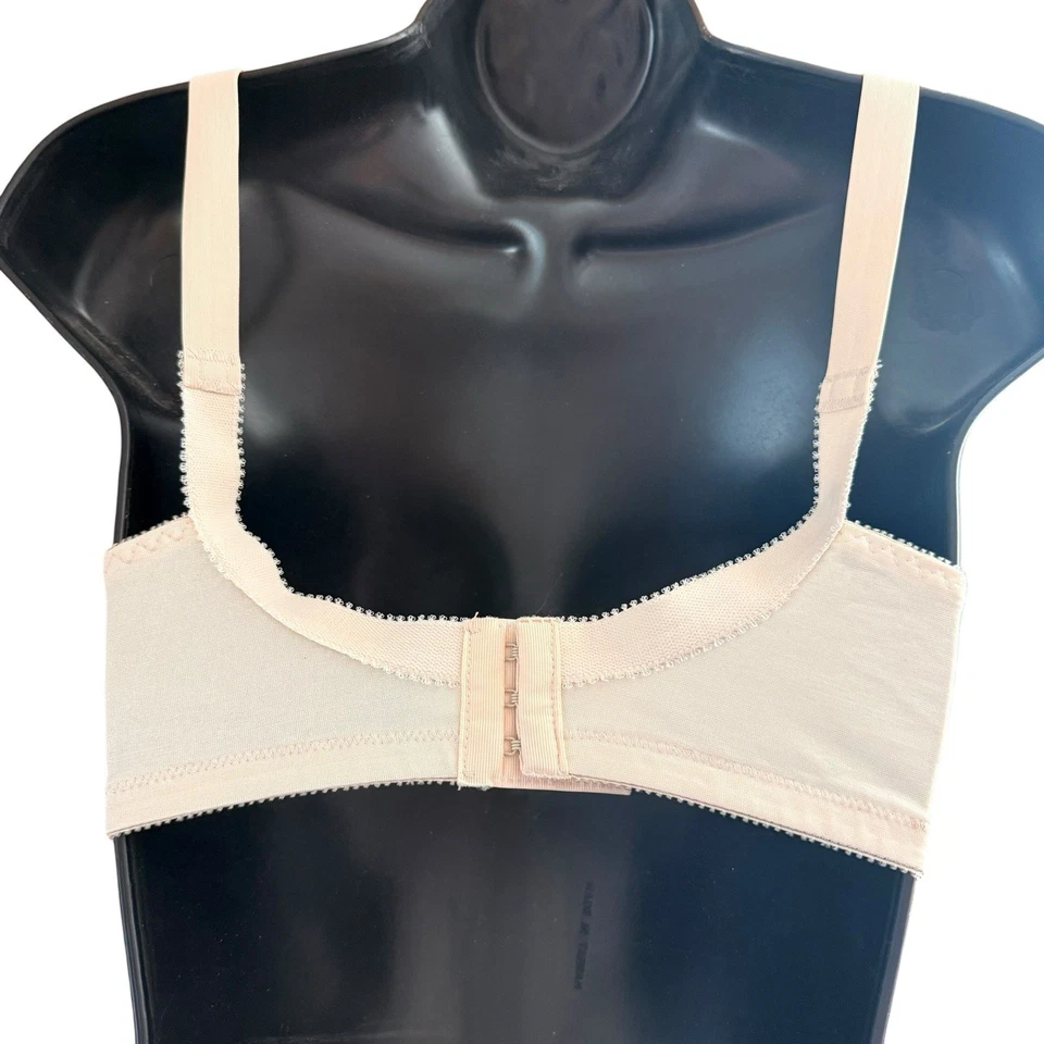 Sujetador vintage bajo puntaje 38C nailon encaje con aros satinado brillante sedoso segunda piel Foto 3 de 4