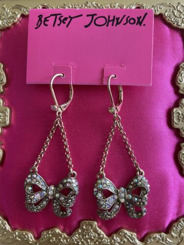 Boucles d'oreilles ruban arc Betsey Johnson cristal parfaitement pavé AB aurores boréales - Photo 1 sur 2