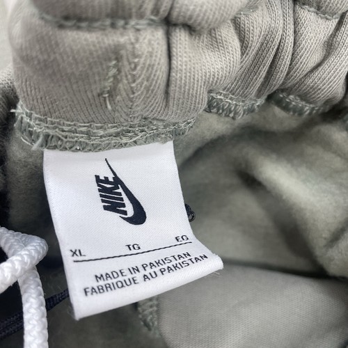 Nike Heavyweight Fleece Loose-Fit Joggers Army Green Womans XL CW5565-320 - Picture 4 of 5