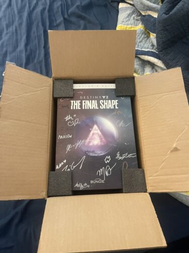 Rare Destiny 2 Studio Signed Final Shape Collectors Edition. - Picture 3 of 4