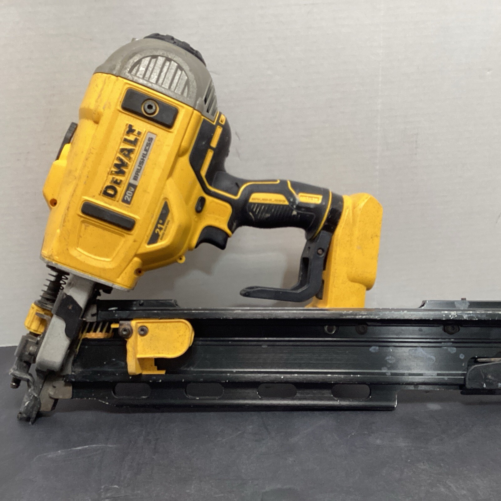DeWalt 20V 21Degree Plastic Collated Framing Nailer DCN21PL eBay