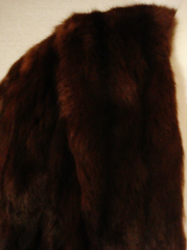 Capela de pele de vison encolher os ombros Frank A. Hill & Son Long Beach vintage envoltório monogramado - Imagem 2 de 4