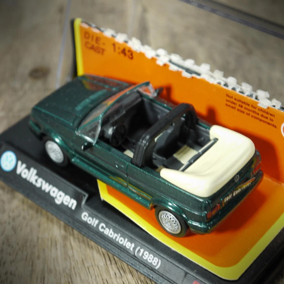 Nuevo-Ray Volkswagen VW Golf Cabriolet 1988, verde metálico, 1/43 Foto 3 de 3