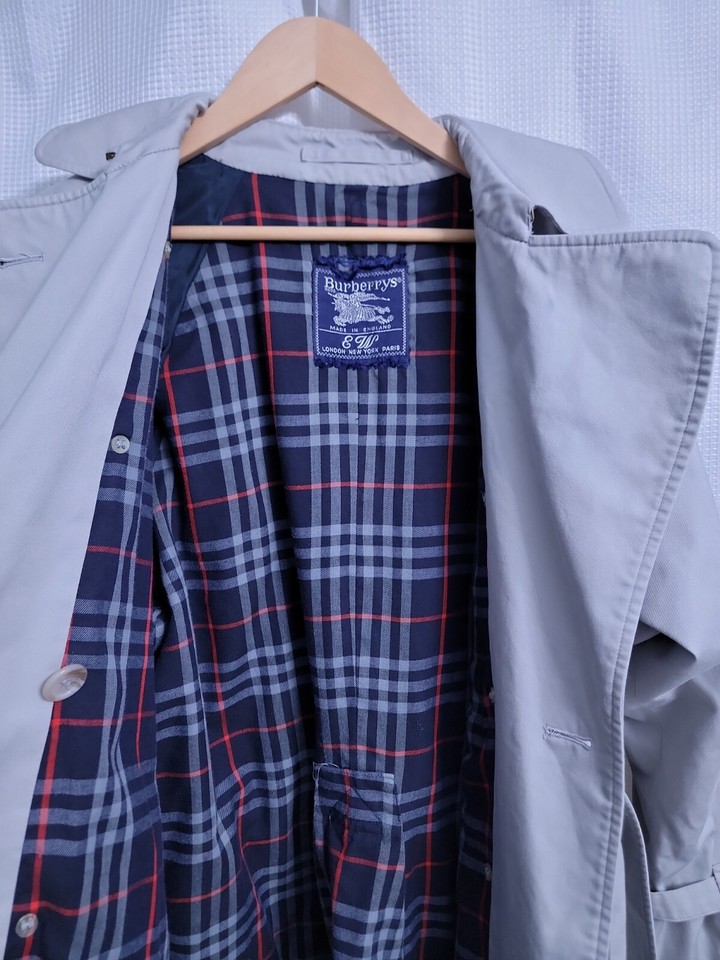 Burberry Classic Nova Lined Khaki Double Breast Trench Coat Womens size