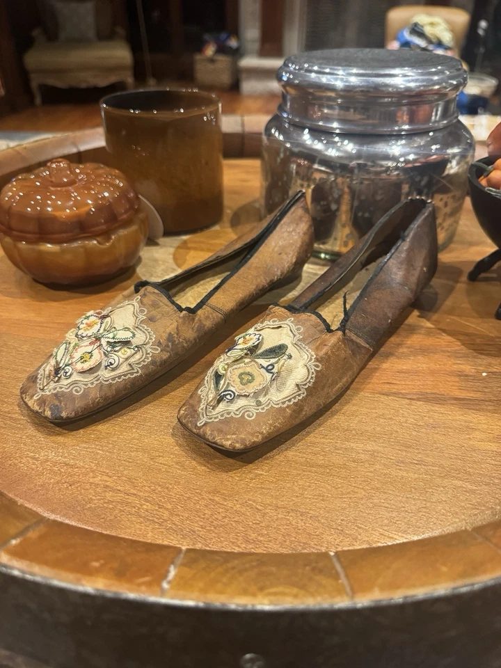 Zapatos antiguos bordados 1790-1820 Regency georgiano cosido a mano cuero recto Foto 2 de 4