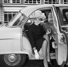 Welsh born model Mandy Rice Davies a witness in the trial of osteo- Old Photo