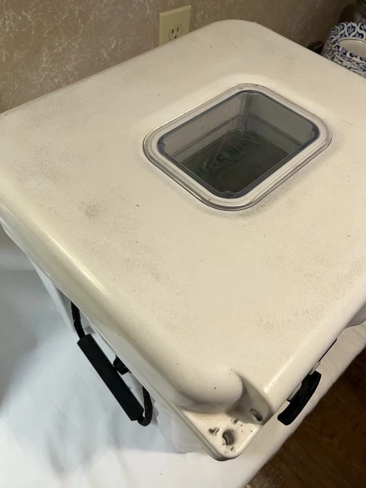 LIT Coolers  Ice Chest Heavy Duty Cooler by LIT w/Carry Handles Foto 4 de 4