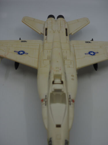 FLYING FIGHTERS - VFA131 FA 18 AVISPONES ESCUADRÓN TÁCTICO Flugzeug - Hasbro 1989 - Imagen 9 de 10