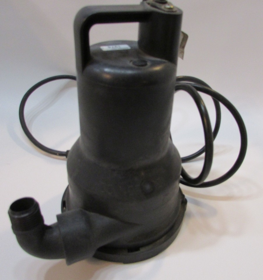 New 1996 Unused Wayne 110v Plug in Submersible Utility Pump for Garden