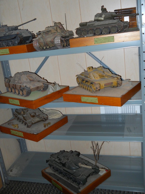 PANZER&STUG IMPORTANT COLLECTION TANKS & SELF PROPELLED GUNS,PROFESSIONAL,BIG
