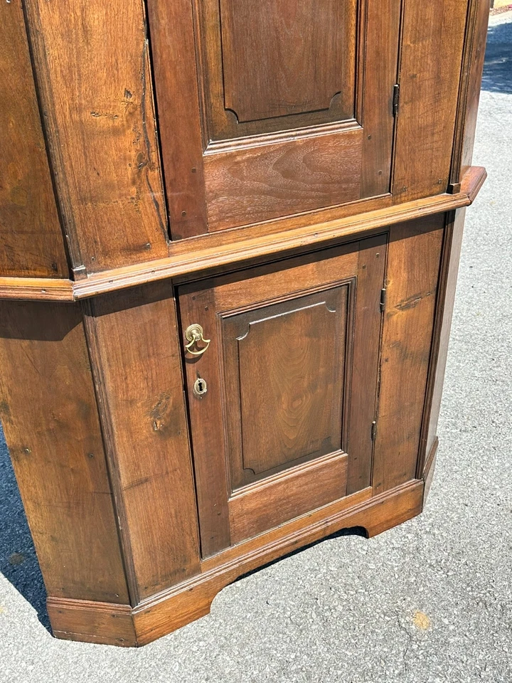 Antiguo Pa Chimenea Esquinera Estrecha Armario Paneles Elevados Nogal 1780 Chippendale Foto 4 de 4