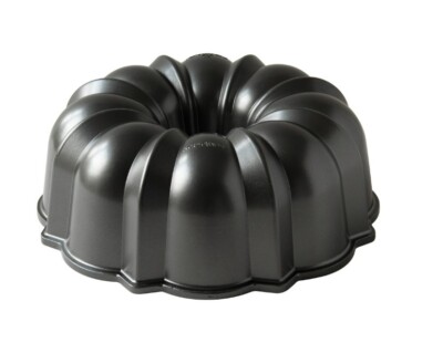 Nordic Ware ProCast 12 Cup Nonstick Cast Aluminum Bundt Cake Pan, Graphite