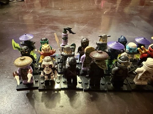 LEGO Minifigure Lot Star Wars Ninjago with Weapons and Accessories