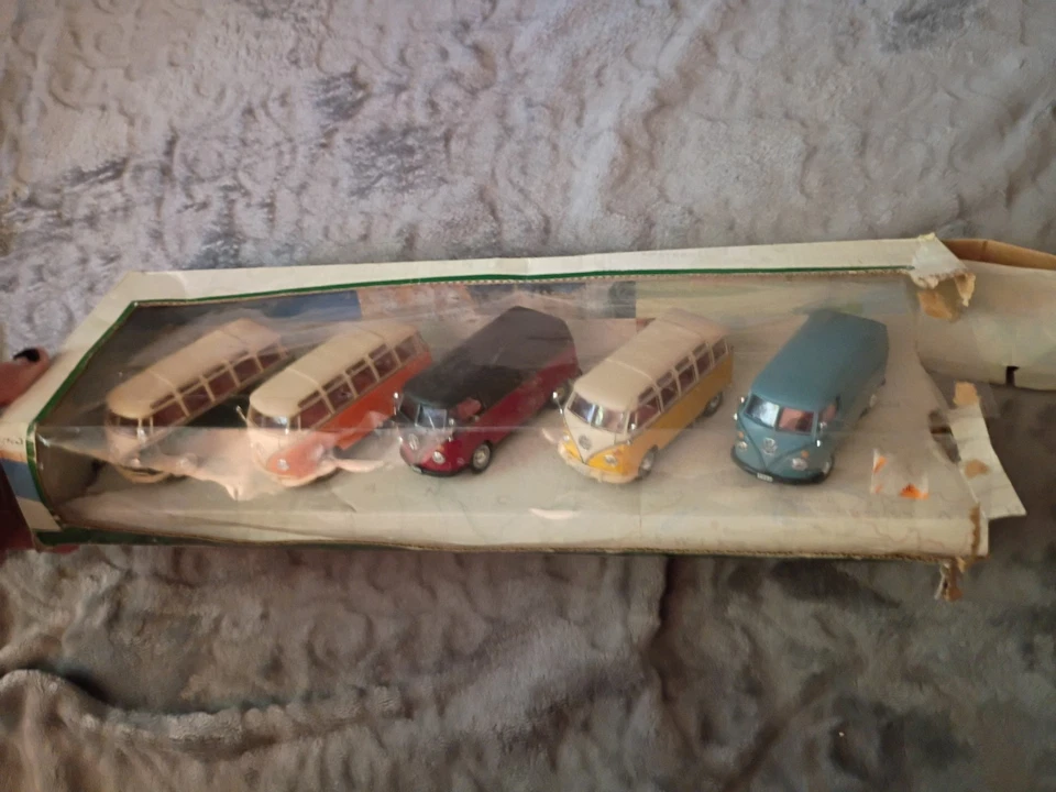 Cararama VW Bus 5 Pack Metal Vehicles Collectibles 1/72 - Image 3 of 4