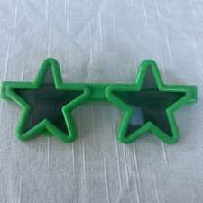 Occhiali da sole a forma di stella verde