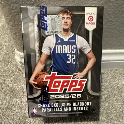 Topps 2025-26 NBA Basketball 32-Card Pack Exclusive Blackout Parallels