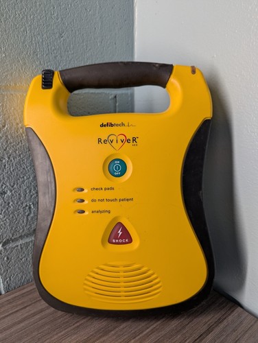Defibtech Reviver AED, DDU-100A defibrillator with pads No battery - Picture 2 of 4