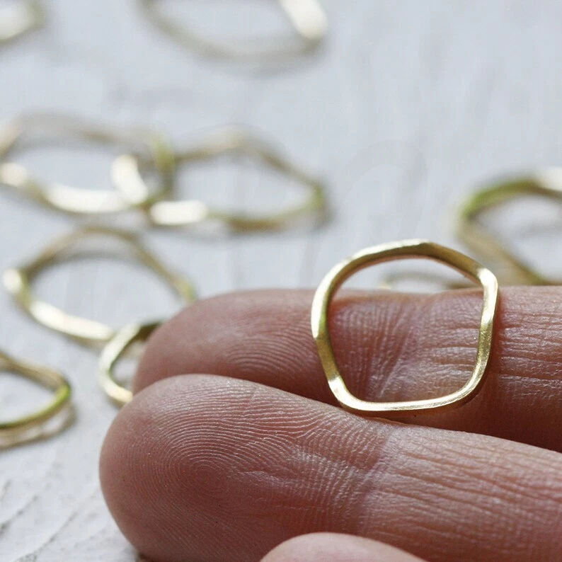 12 Pieces Raw Brass Waved CLOSED Ring - Link - Loop 19x15mm (4418C-Q-48) - Image 3 of 3