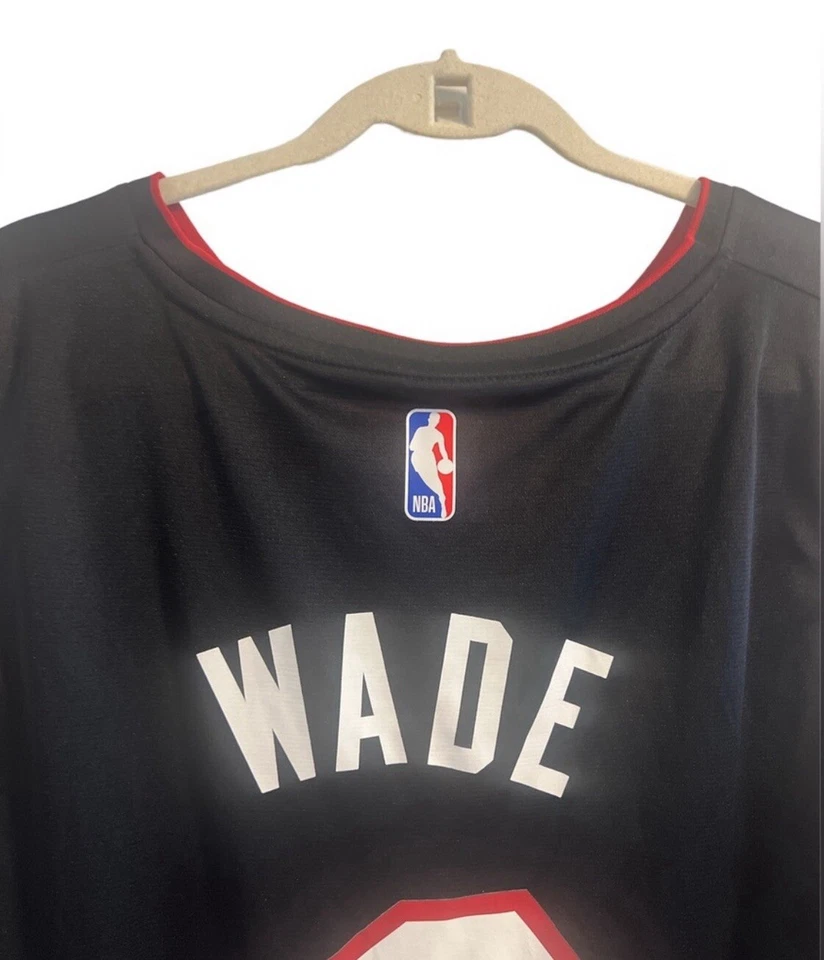 Мужская футболка Дуэйна Уэйда без рисунка с ошибкой - Изображение 2 из 4