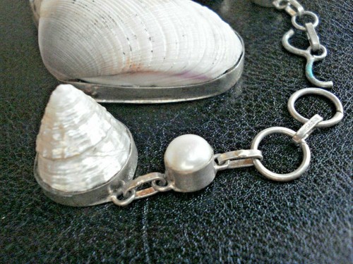 RARE BEAUTIFUL VTG. PEARL & REAL SEA SHELL Sterling Silver LINK Bracelet. - Picture 2 of 11